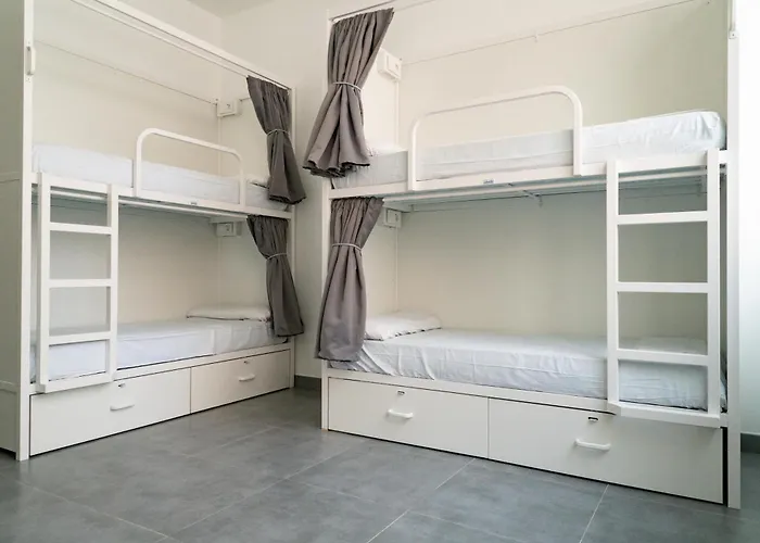 Sea Hostel *